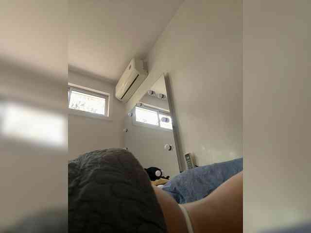 APRILHILL Live Webcam on BongaCams