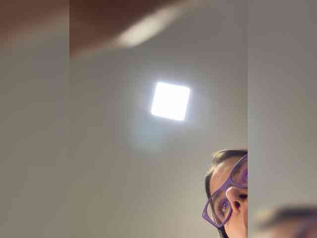 voyeur webcam APRILHILL