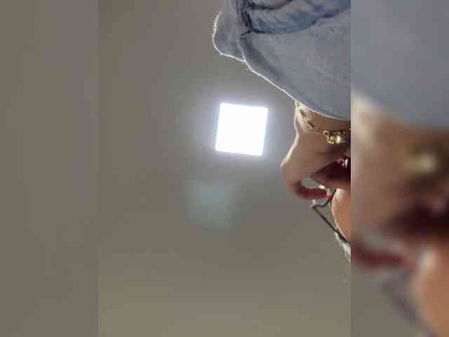 live chat free APRILHILL