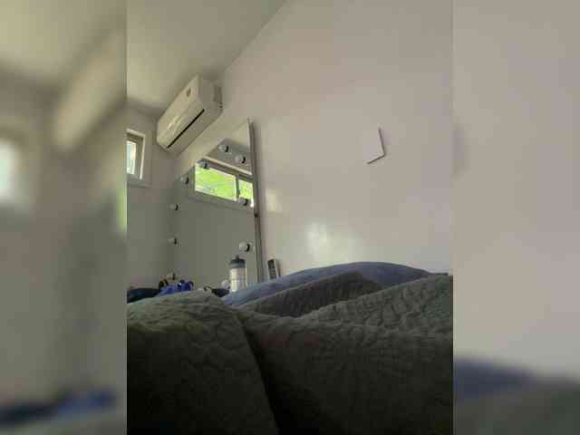 APRILHILL Live Webcam on BongaCams