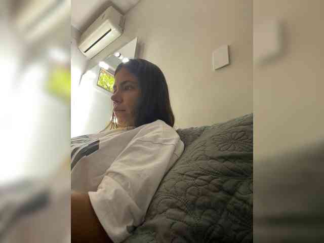 APRILHILL Live Webcam on BongaCams