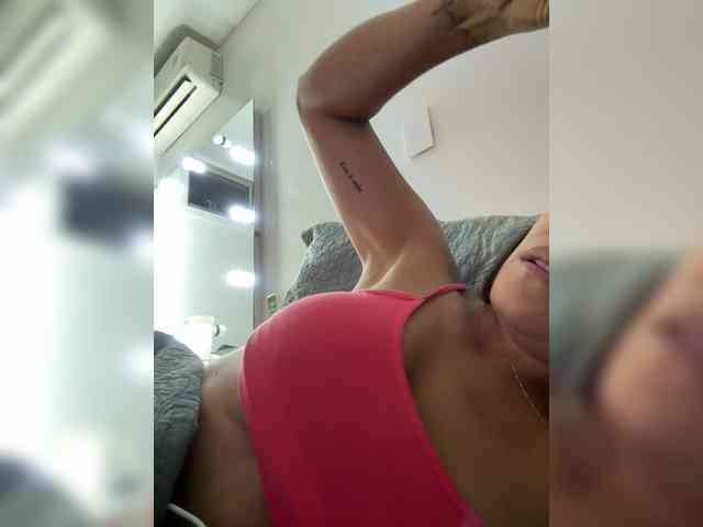 APRILHILL Live Webcam on BongaCams