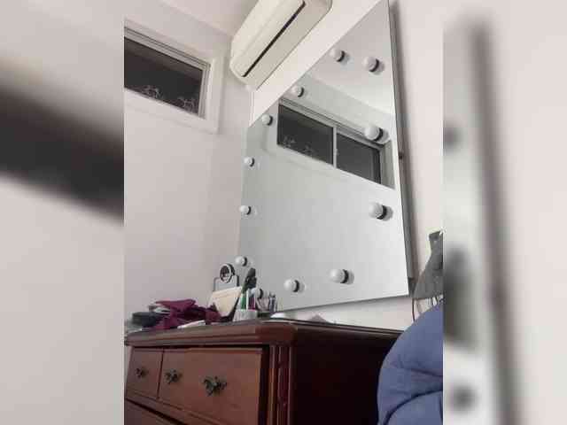 NathalieSwan webcam
