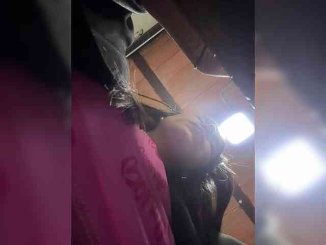 NathalieSwan webcam