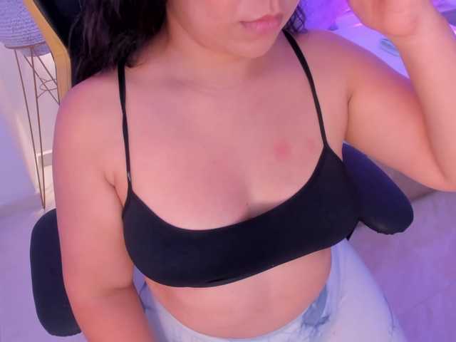 izaro22's BongaCams show and profile