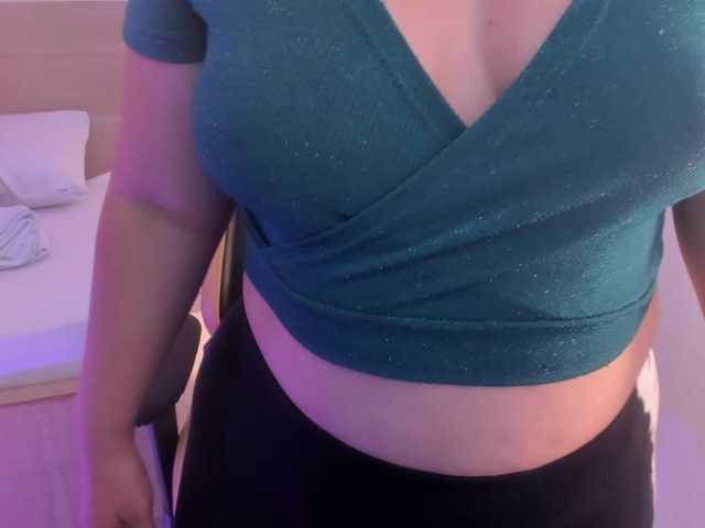 izaro22's BongaCams show and profile