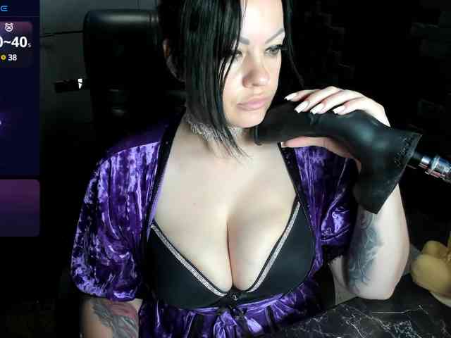 MilfBigTitsa Live Webcam on BongaCams