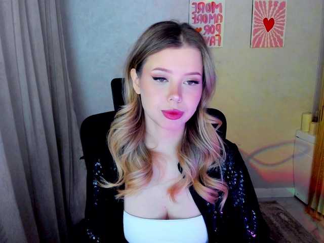 GlamorousGirl's BongaCams show and profile