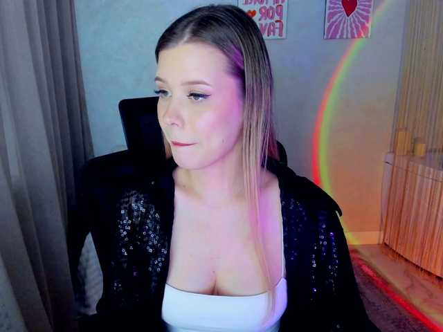 GlamorousGirl's BongaCams show and profile