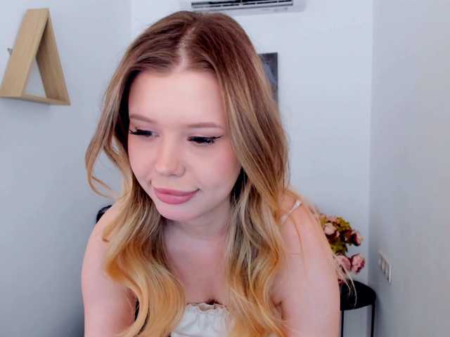 GlamorousGirl's BongaCams show and profile