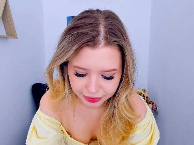 GlamorousGirl's BongaCams show and profile