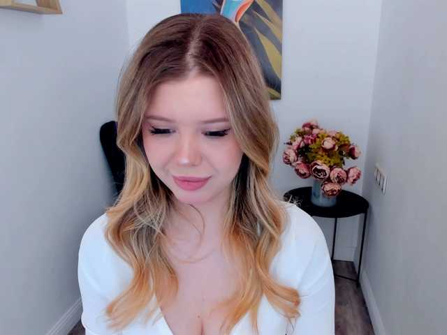 GlamorousGirl's BongaCams show and profile