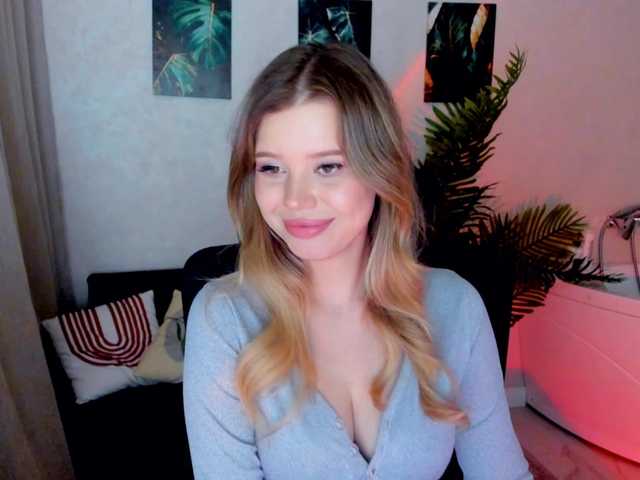 GlamorousGirl's BongaCams show and profile