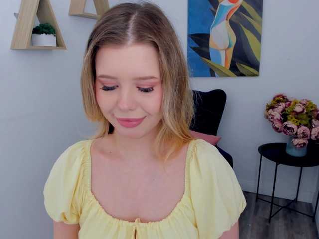 GlamorousGirl's BongaCams show and profile