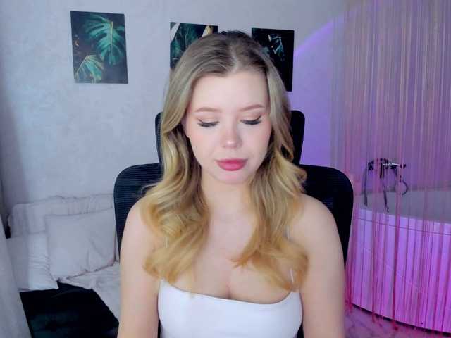 GlamorousGirl's BongaCams show and profile