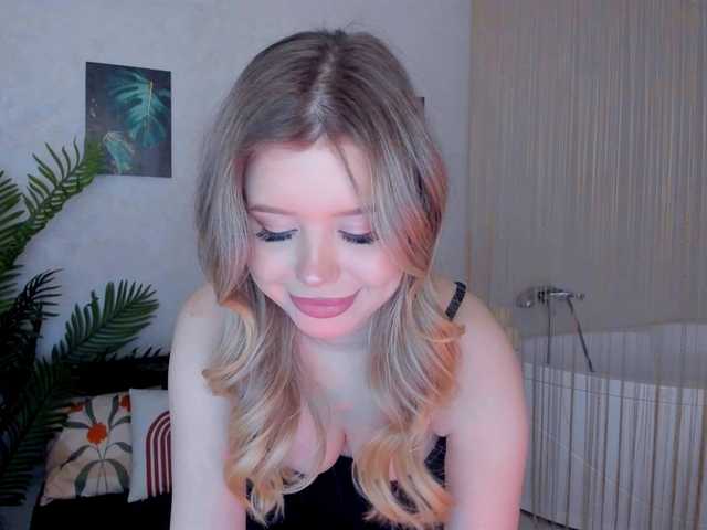 GlamorousGirl's BongaCams show and profile