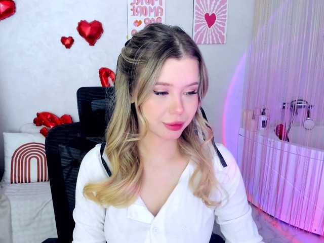 GlamorousGirl's BongaCams show and profile