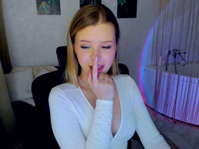 GlamorousGirl's BongaCams show and profile