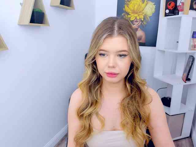 GlamorousGirl webcam