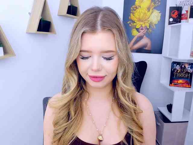 GlamorousGirl webcam