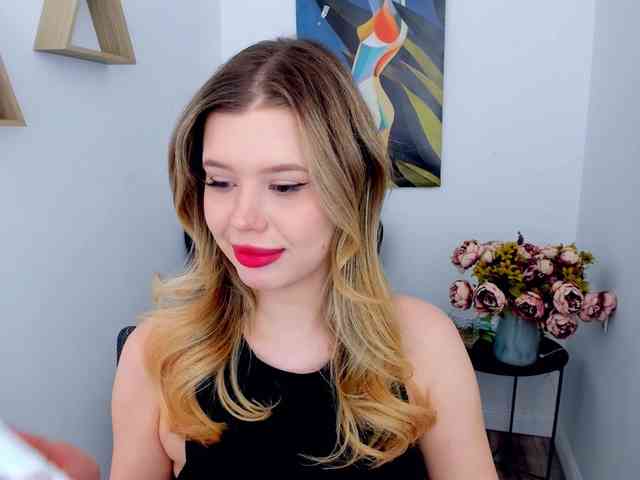 GlamorousGirl webcam