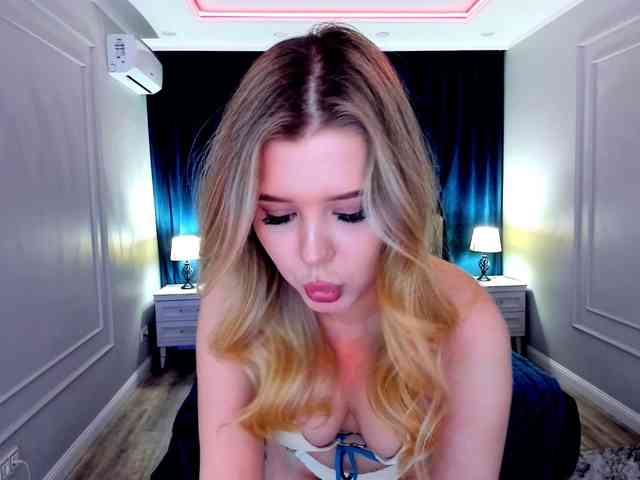 GlamorousGirl webcam