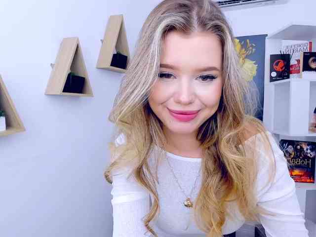 GlamorousGirl webcam
