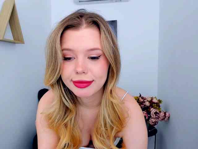 GlamorousGirl webcam