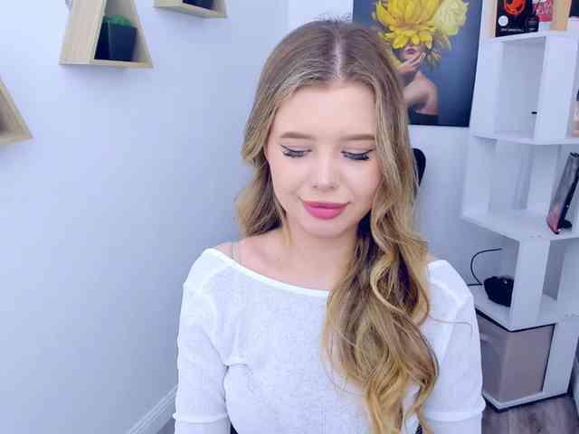GlamorousGirl webcam