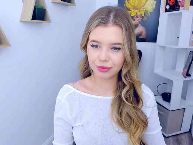GlamorousGirl webcam