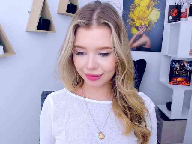 GlamorousGirl webcam