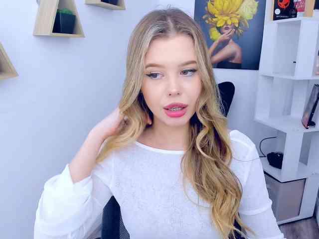 GlamorousGirl webcam
