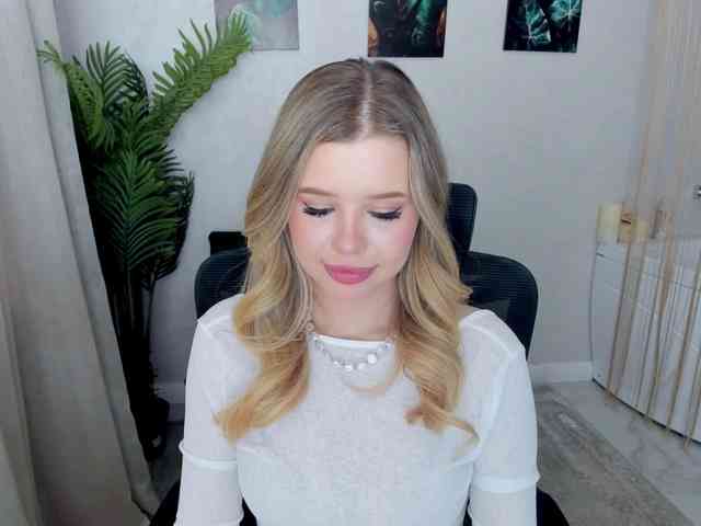 GlamorousGirl webcam