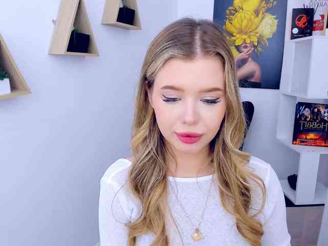 GlamorousGirl webcam