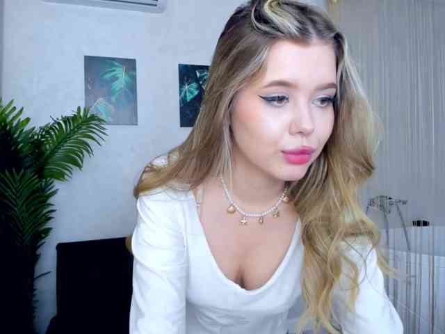GlamorousGirl webcam