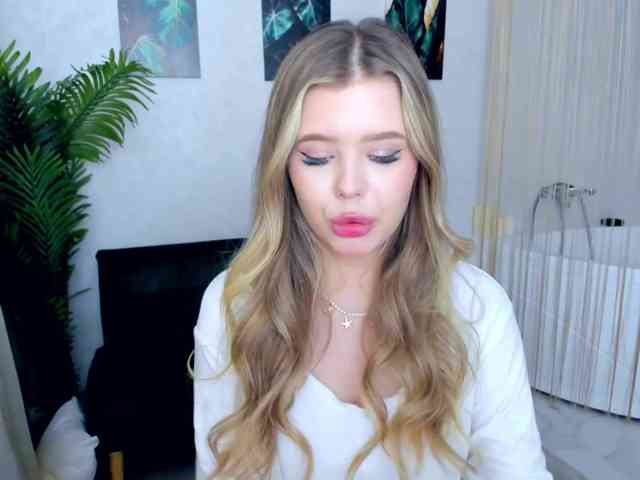 GlamorousGirl webcam