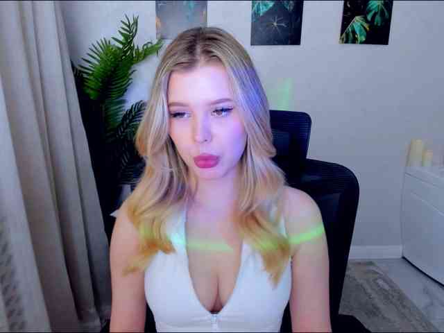 GlamorousGirl webcam