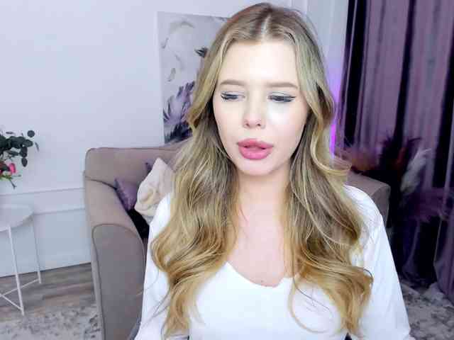 GlamorousGirl webcam