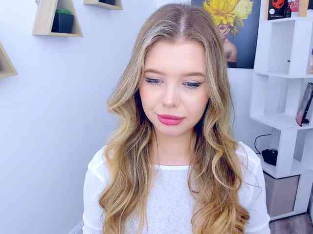 GlamorousGirl webcam