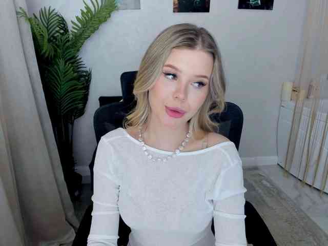 GlamorousGirl webcam