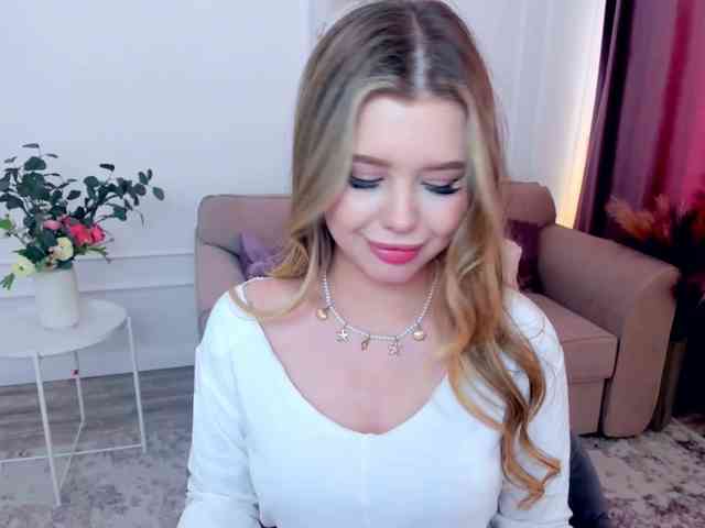 GlamorousGirl webcam