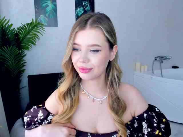 GlamorousGirl webcam