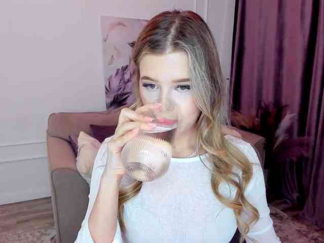 GlamorousGirl webcam