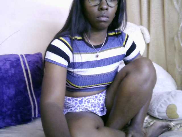 Katty-12's BongaCams show and profile