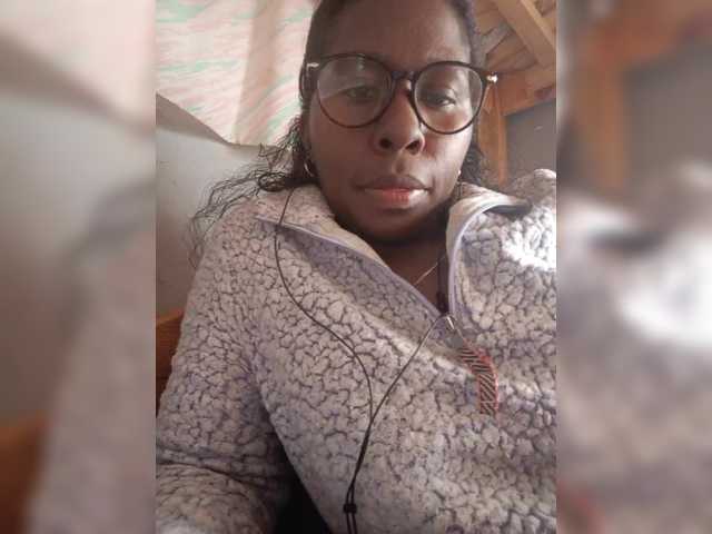 Katty-12's BongaCams show and profile