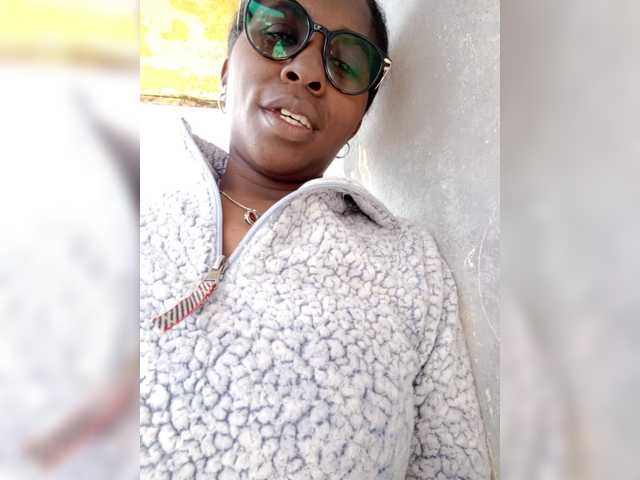 Katty-12's BongaCams show and profile