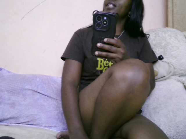 Katty-12's BongaCams show and profile