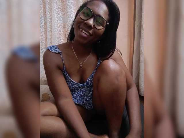 Katty-12's BongaCams show and profile