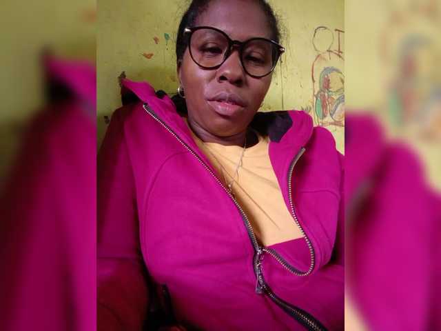 Katty-12's BongaCams show and profile