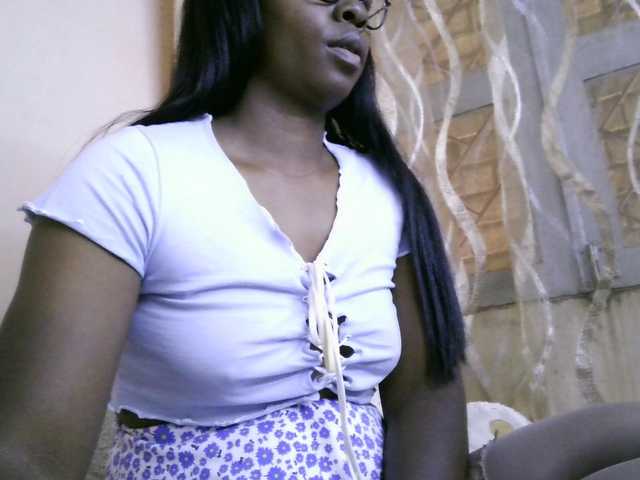 Katty-12's BongaCams show and profile